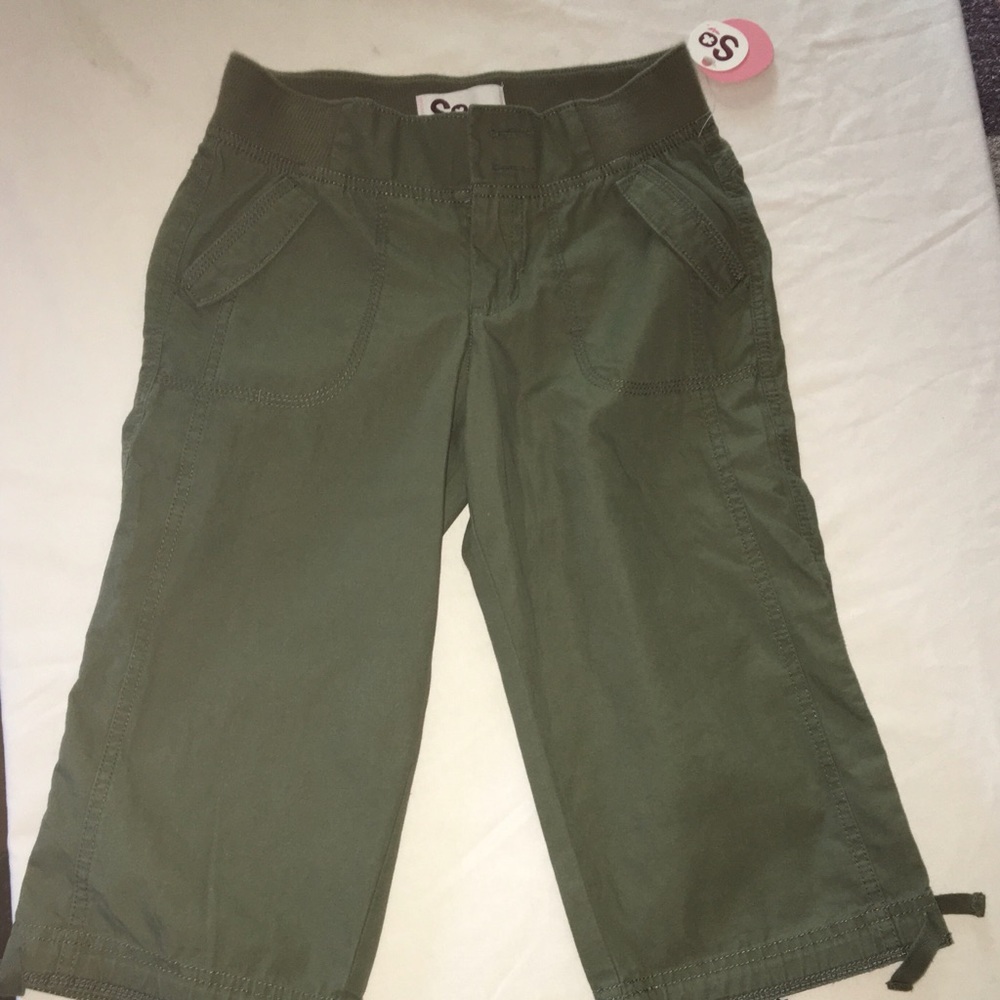 SO Green Capris
